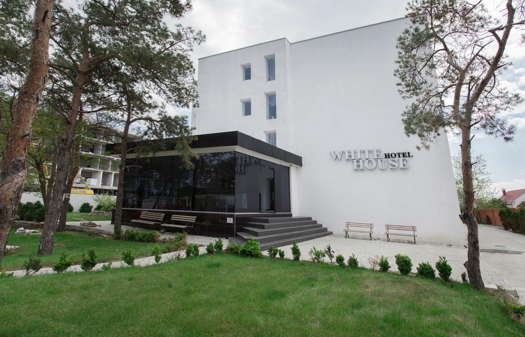 Hotel White House Brg Коблево Екстериор снимка